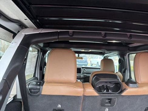 Used 2022 Jeep Wrangler Unlimited Sahara w/ LED Lighting Group image 10