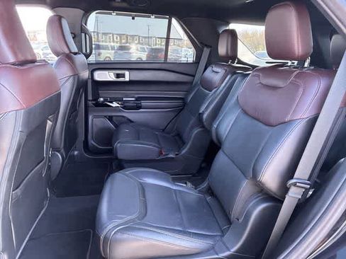 Used 2022 Ford Explorer Platinum w/ Equipment Group 601A image 21