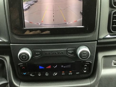 Used 2025 RAM ProMaster 2500 w/ U-Haul Equipment Group FWD image 8