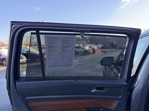 Used 2022 Volkswagen Atlas SE image 32