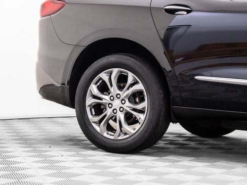 Used 2018 Buick Enclave Avenir w/ Avenir Technology Package image 32