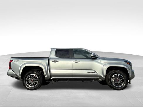 Used 2024 Toyota Tacoma TRD Sport w/ TRD Sport Upgrade Package AWD/4WD image 7