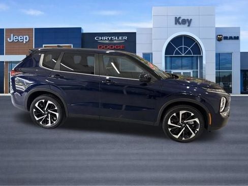 Used 2024 Mitsubishi Outlander SE AWD/4WD image 8