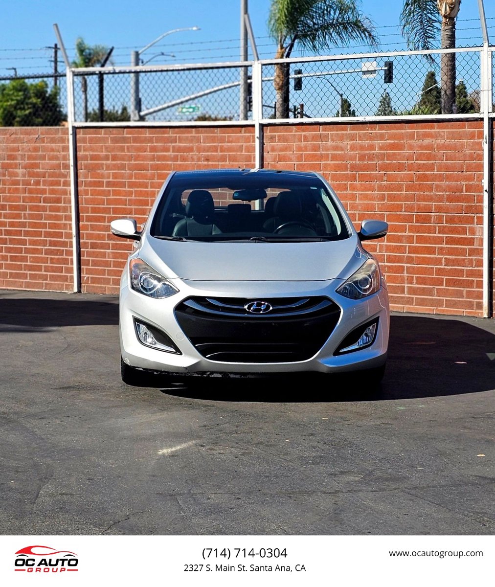Used 2013 Hyundai Elantra GT w/ Tech Pkg FWD image 2