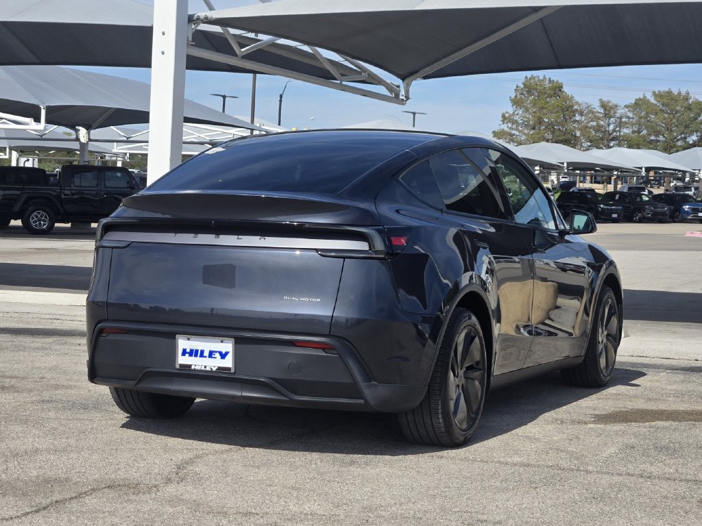 Used 2026 Tesla Model Y AWD image 7