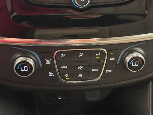 Used 2023 Chevrolet Traverse LS FWD image 44