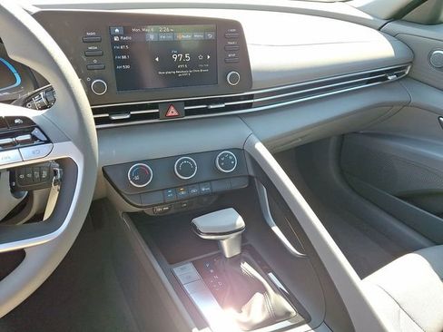 New 2026 Hyundai Elantra SE FWD image 23