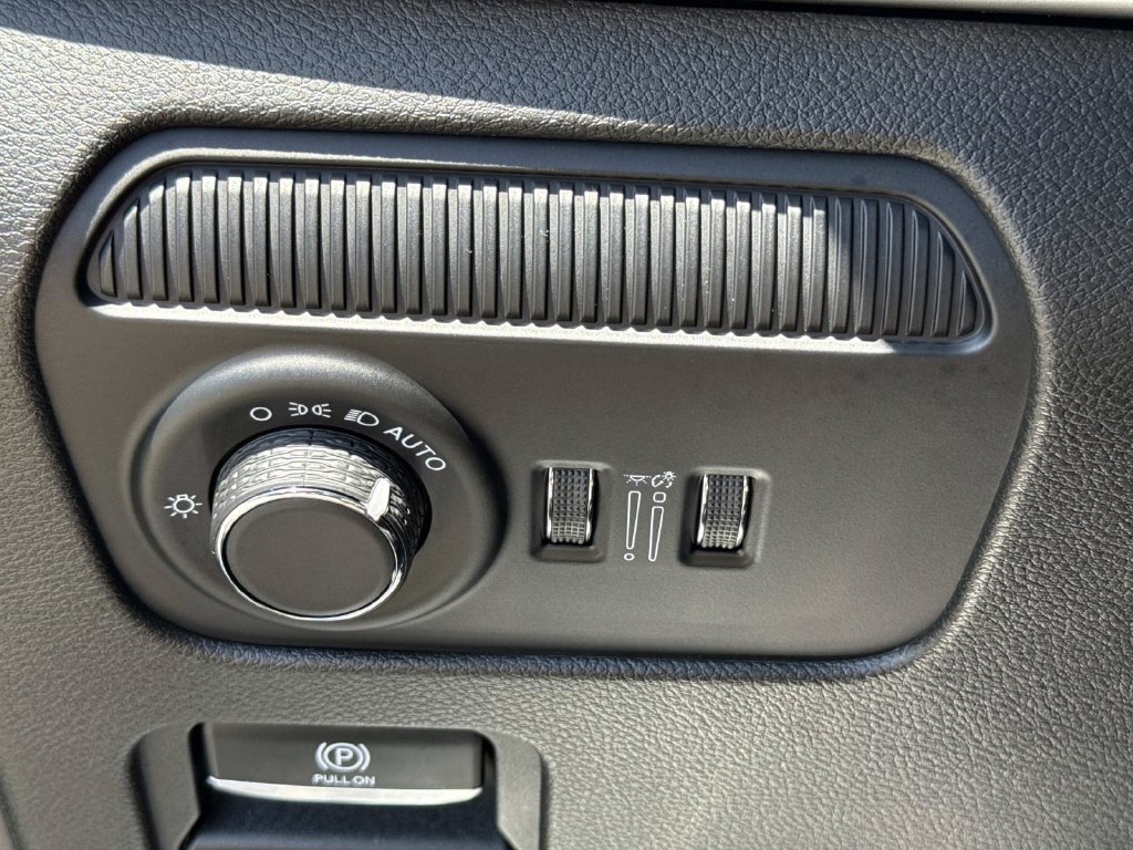 Used 2026 Jeep Grand Wagoneer L 2WD w/ Premium Group I image 44