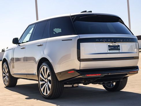New 2025 Land Rover Range Rover SE image 7