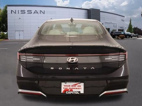 Used 2024 Hyundai Sonata SEL FWD image 4