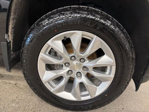 Used 2019 Chevrolet Silverado 1500 Custom w/ Custom Value Package image 9