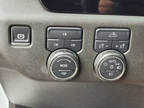 Used 2025 Chevrolet Silverado 2500 LT AWD/4WD image 14