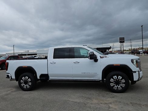 New 2026 GMC Sierra 2500 Denali w/ Denali Reserve Package AWD/4WD image 6