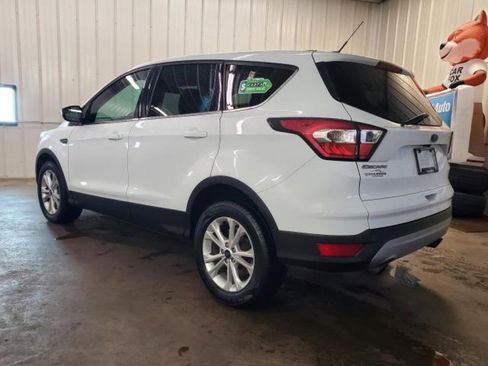 Used 2017 Ford Escape SE image 4