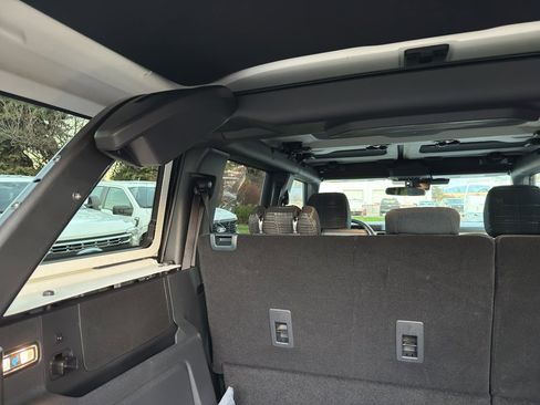 New 2025 Ford Bronco Heritage Edition image 9