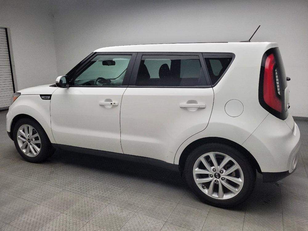 Used 2019 Kia Soul + w/ Primo Package FWD image 3