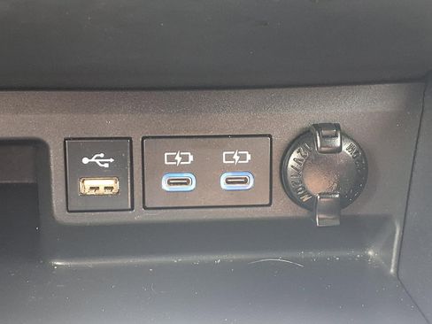 Used 2022 Toyota Highlander Limited image 10