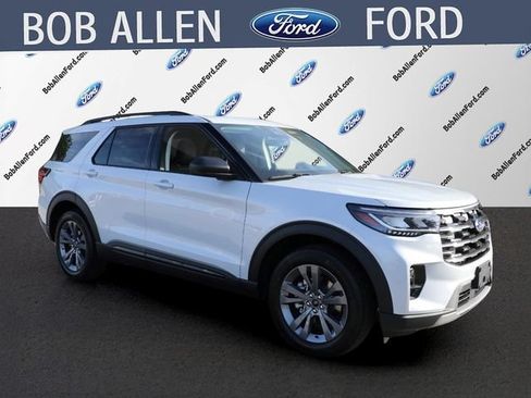 New 2026 Ford Explorer Active w/ Active Comfort Package AWD/4WD image 2