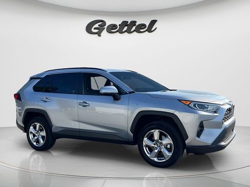 Used 2021 Toyota RAV4 XLE Premium AWD/4WD image 3