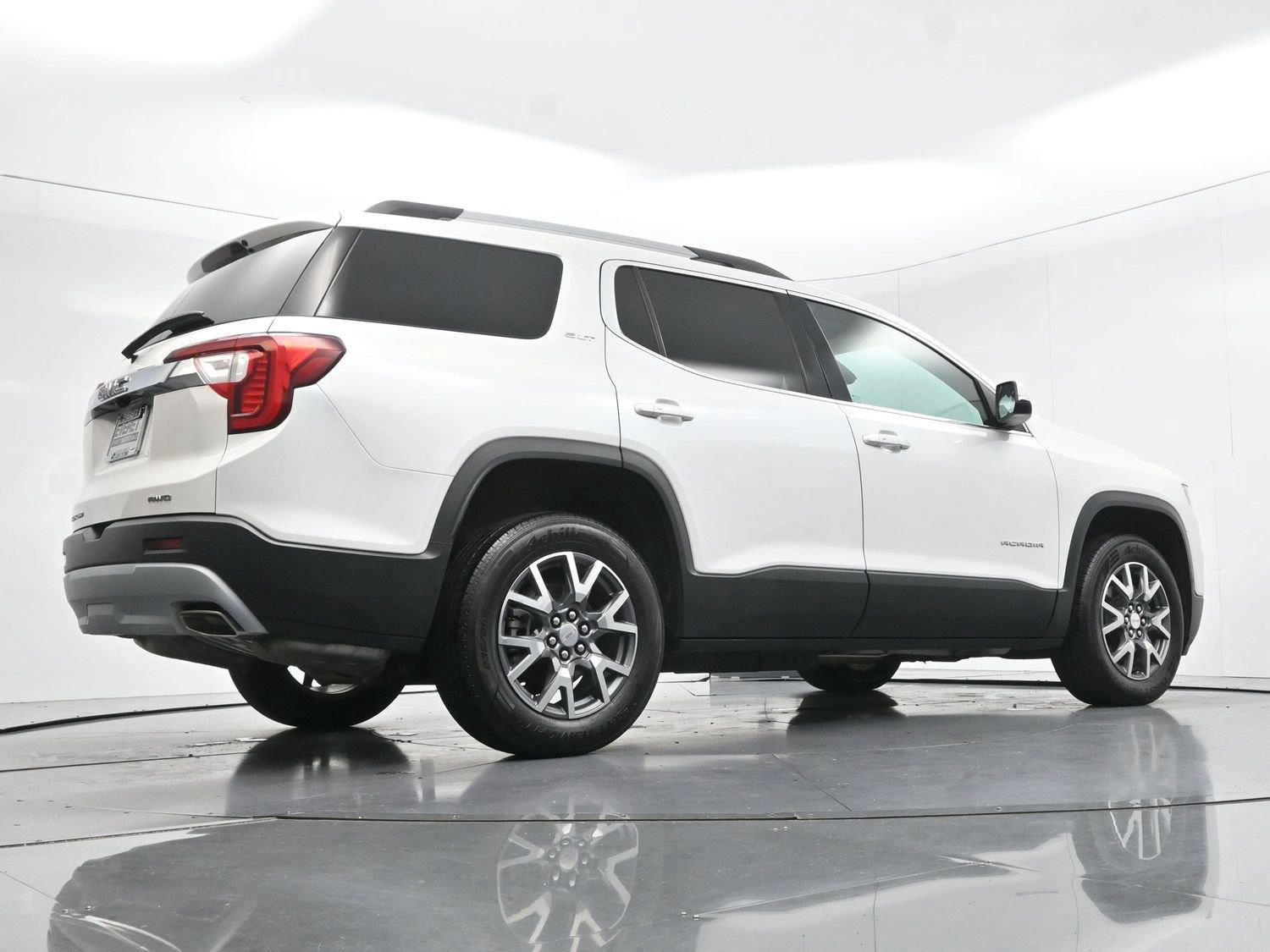 Used 2023 GMC Acadia SLT w/ LPO, Floor Liner Package AWD/4WD image 48