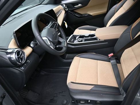 New 2026 Chevrolet Equinox ACTIV w/ Convenience Package III FWD image 8