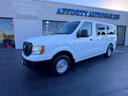 Used 2018 Nissan NV 3500 S image 2