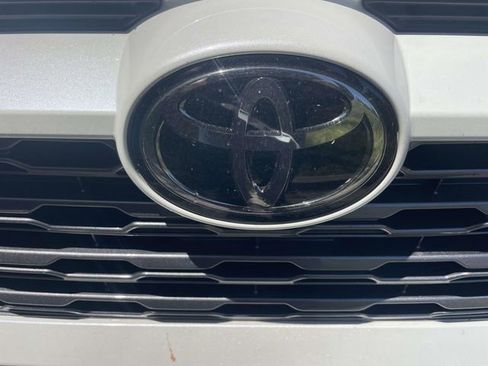 Used 2021 Toyota RAV4 Limited FWD image 3