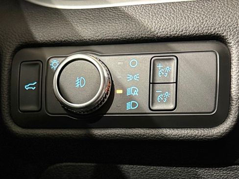 Used 2022 Ford Explorer XLT w/ Equipment Group 202A image 79