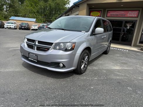 Used 2015 Dodge Grand Caravan R/T FWD image 3