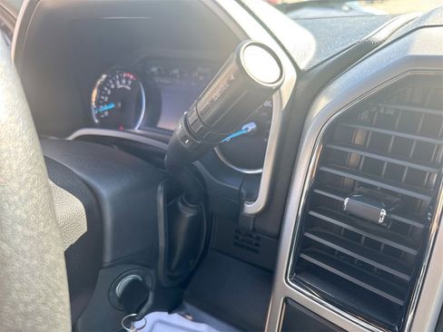 Used 2019 Ford F350 Lariat w/ Chrome Package image 23