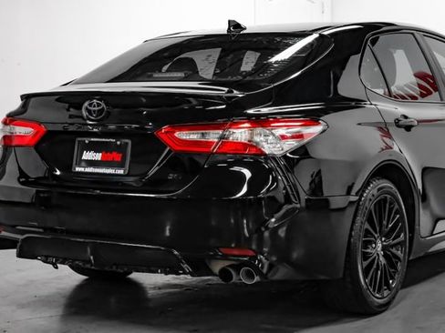 Used 2019 Toyota Camry SE image 12