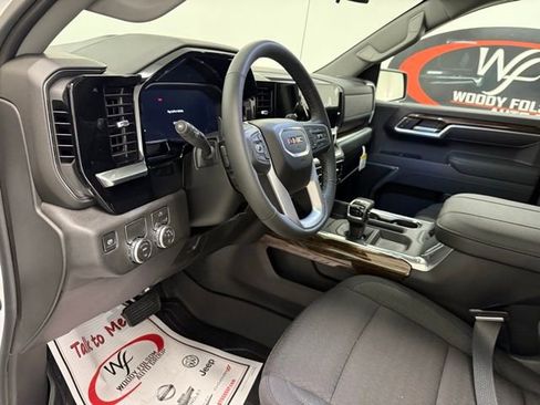 New 2026 GMC Sierra 1500 Elevation image 12