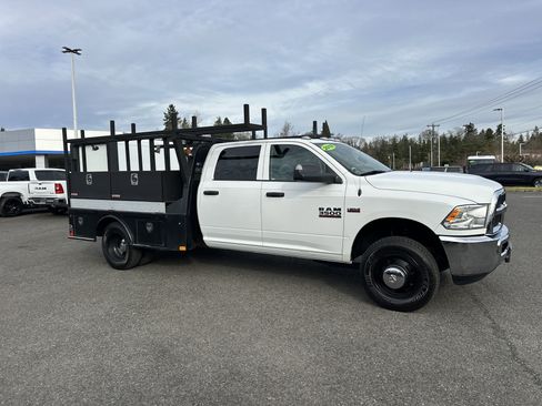 Used 2018 RAM 3500 Tradesman w/ Chrome Appearance Group image 7