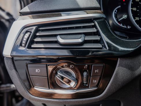 Used 2018 BMW 540i image 18