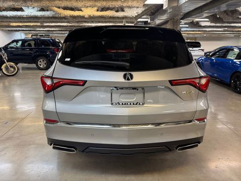 Certified 2023 Acura MDX FWD w/ Technology Package image 8