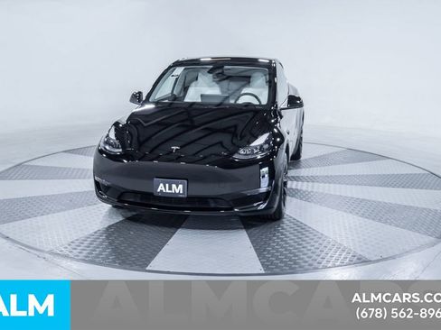 Used 2024 Tesla Model Y Long Range AWD/4WD image 17
