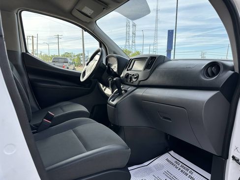 Used 2020 Nissan NV200 S image 27