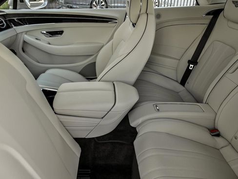 New 2026 Bentley Continental GTC image 33