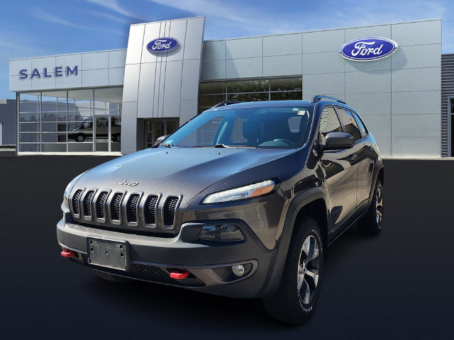 Used 2017 Jeep Cherokee Trailhawk w/ Cold Weather Group AWD/4WD image 6