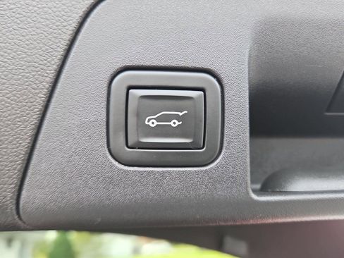 Used 2023 Buick Envision Preferred FWD image 23