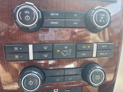 Used 2010 Ford F150 Lariat image 16