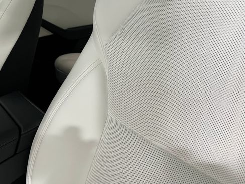Used 2025 Tesla Model 3 Long Range AWD/4WD image 18