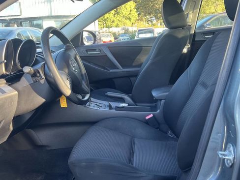 Used 2013 MAZDA MAZDA3 i SV w/ Convenience Pkg image 13