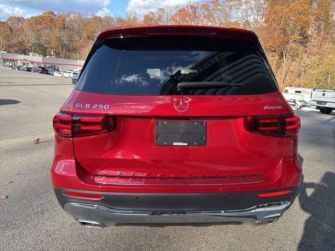 New 2026 Mercedes-Benz GLB 250 4MATIC image 4
