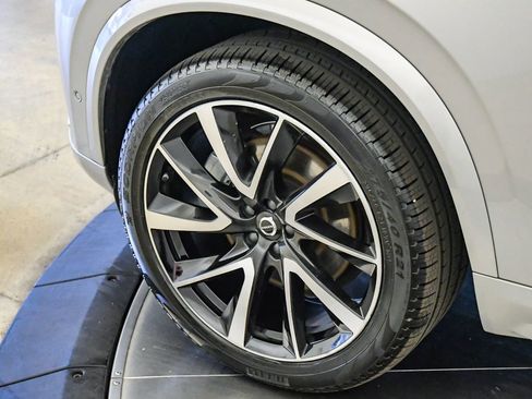 Used 2023 Volvo XC90 B6 Plus w/ Protection Package Premier image 10