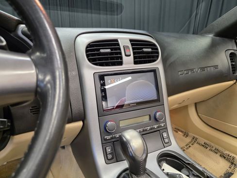 Used 2006 Chevrolet Corvette Convertible w/ Preferred Equipment Group RWD image 24