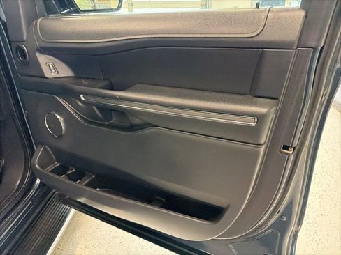 Used 2022 Ford Expedition Max XLT image 47