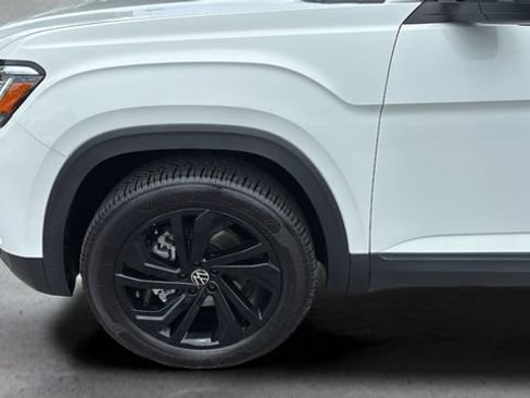 Used 2023 Volkswagen Atlas SE AWD/4WD image 35