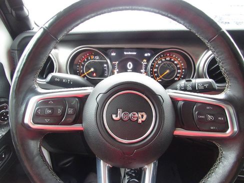 Used 2018 Jeep Wrangler Unlimited Sahara AWD/4WD image 24