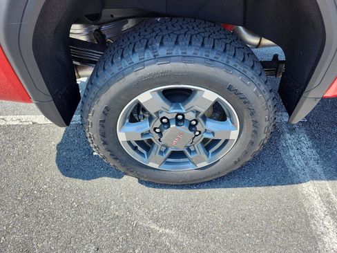 New 2025 GMC Sierra 2500 SLE w/ SLE Value Package; image 6